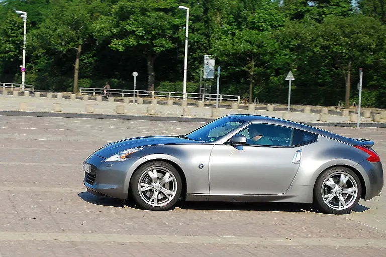 Nissan-370Z-11-07-2010-17-46-43