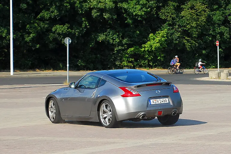 Nissan-370Z-11-07-2010-17-46-33