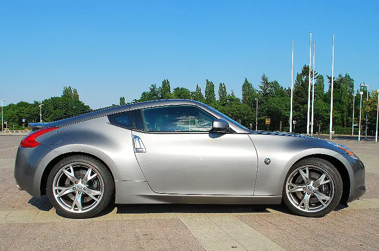 Nissan-370Z-11-07-2010-17-45-29