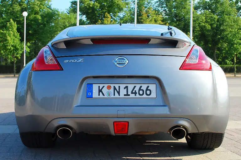 Nissan-370Z-11-07-2010-17-44-06
