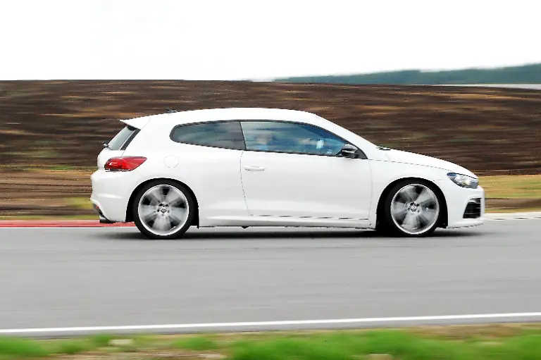 VW-Scirocco-R-10-09-2010-15-05-23
