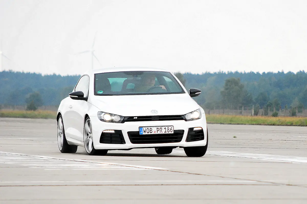 VW-Scirocco-R-10-09-2010-12-59-15