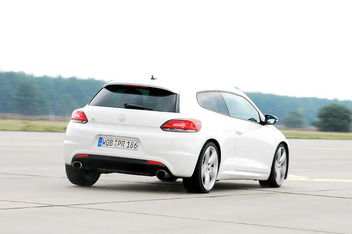 VW-Scirocco-R-10-09-2010-12-59-21