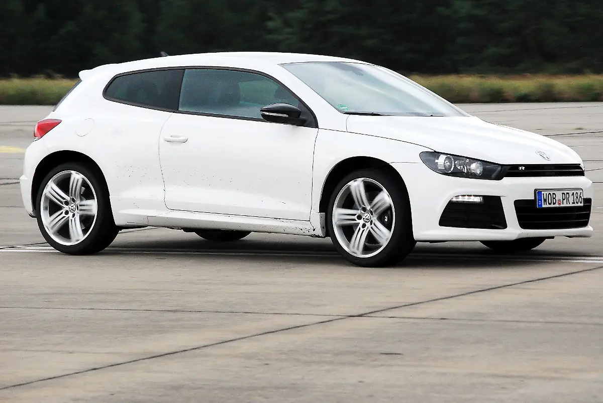 VW-Scirocco-R-10-09-2010-12-55-22