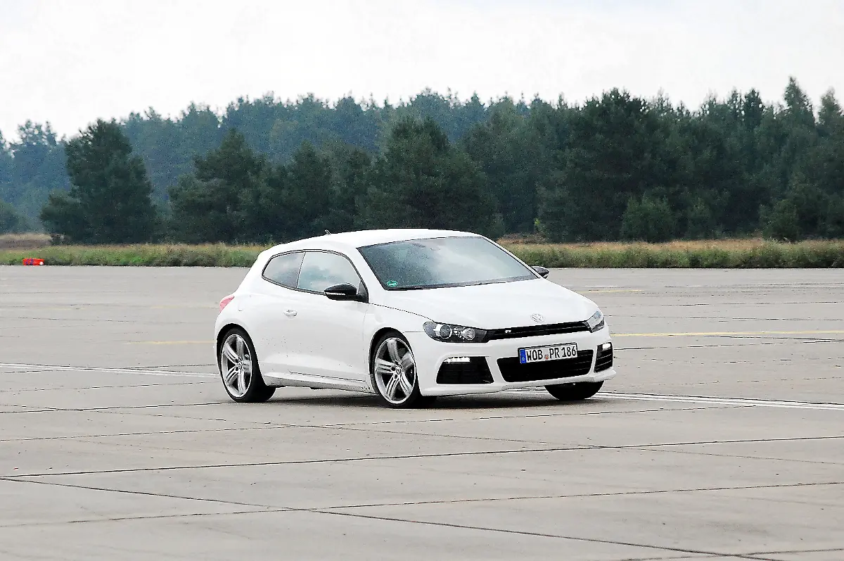 VW-Scirocco-R-10-09-2010-12-55-19
