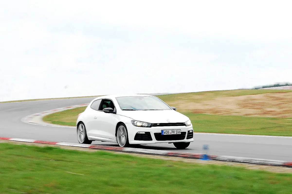 VW-Scirocco-R-10-09-2010-15-09-25