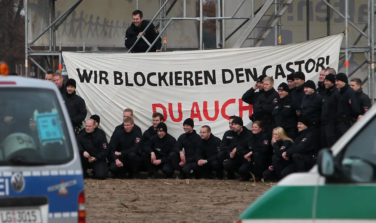 091110LEI209-091110LEI209-jpg7345202661685413020