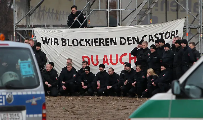 091110LEI209-091110LEI209-jpg7345202661685413020