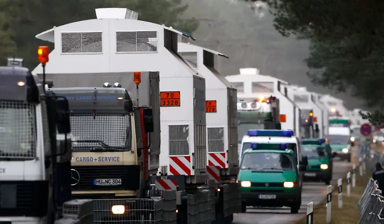 2010-11-09T091951Z-01-FAB01-RTRMDNP-3-GERMANY-NUCLEAR-JPG4519833185820093588