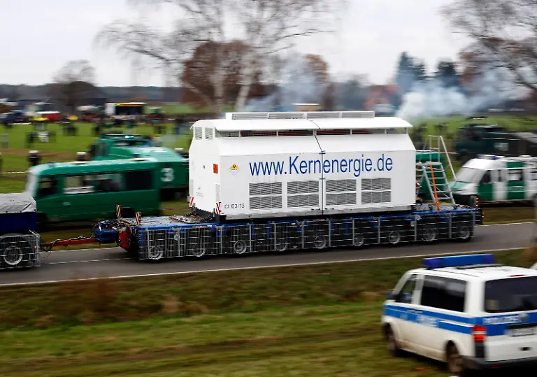 2010-11-09T092112Z-01-CHA110-RTRMDNP-3-GERMANY-NUCLEAR-JPG6349432869367420756