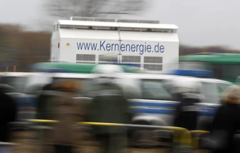 2010-11-09T080944Z-01-KAI14-RTRMDNP-3-GERMANY-JPG2758316214609995983