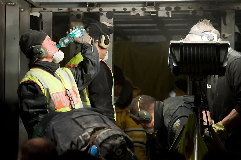 081110hal173-081110hal173-jpg7578551912801905222