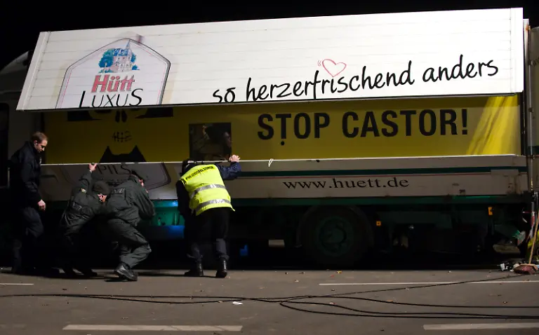 081110hal163-081110hal163-jpg6388305630228900987