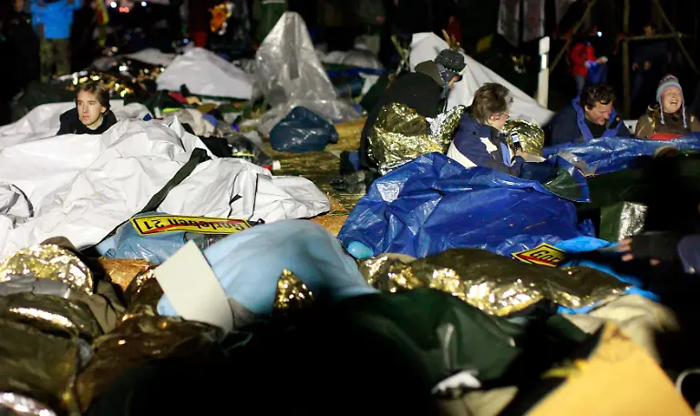 2010-11-08T230455Z-01-FAB14-RTRMDNP-3-GERMANY-NUCLEAR-PROTEST-JPG2821455376843743439