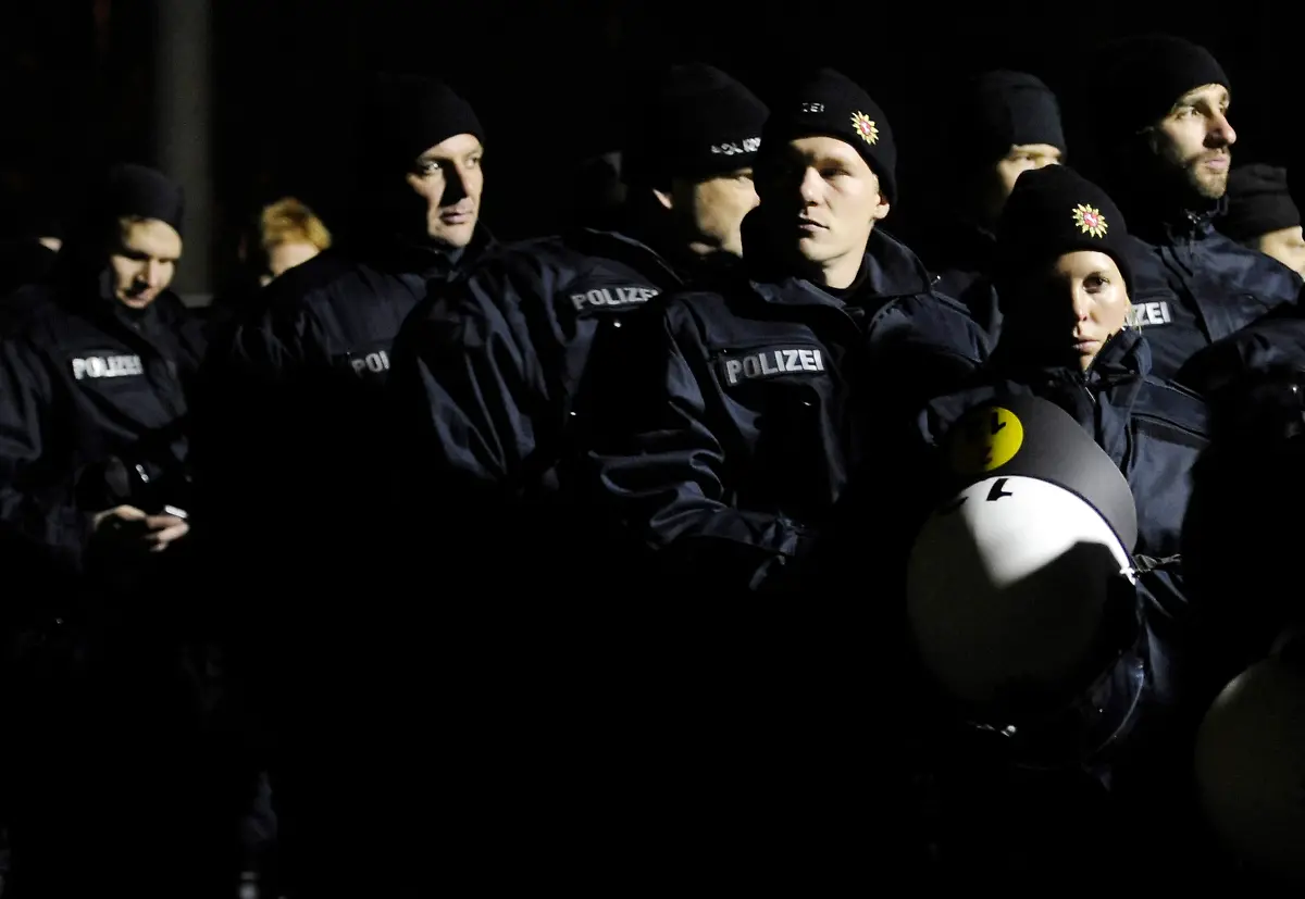 2uc84704-jpg1889630003850157898