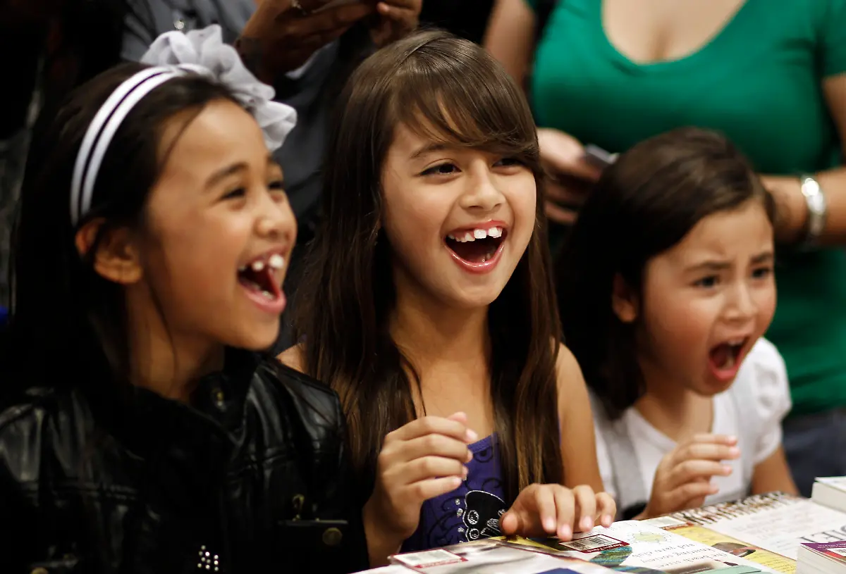 People-Justin-Bieber-CAMW104-jpg3787852580331726761