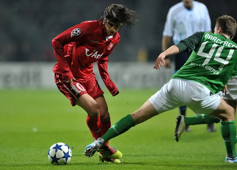 2u7y0040-jpg8025847082661485702