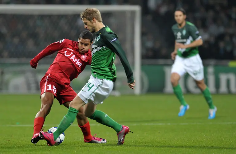 2u7x0138-jpg2918362673993096834