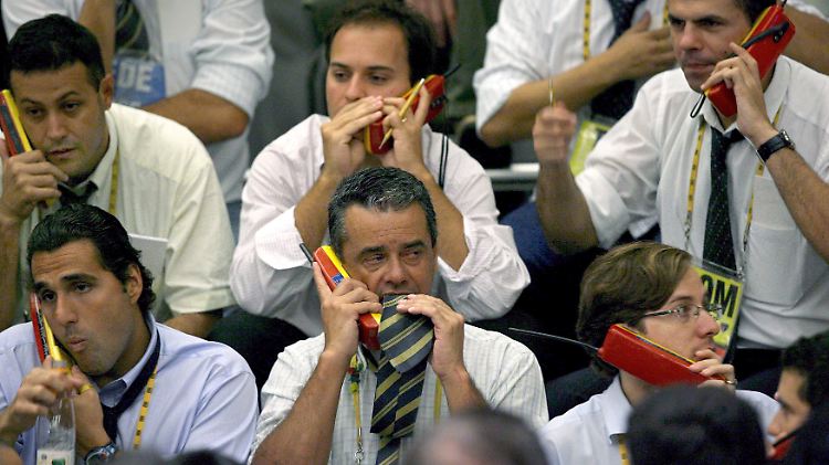 Nicht nur an der brasilianischen Börse in Sao Paulo wird viel telefoniert, in Südamerika boomt der Mobilfunkmarkt.