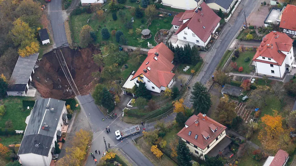 2010-11-01T152658Z-01-AD02-RTRMDNP-3-GERMANY-JPG7854339867408128523