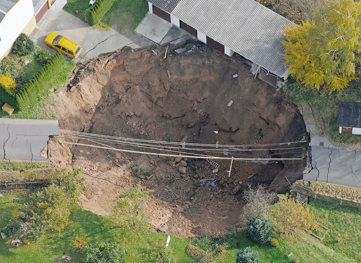 Germany-Landslide-KUE102-jpg2041765788868755612