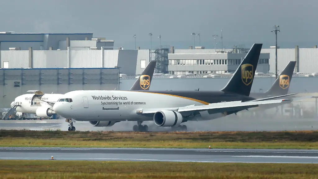 2010-10-31T132643Z-01-INA03-RTRMDNP-3-USA-YEMEN-BRITAIN-POLICE-JPG3999172764544910831