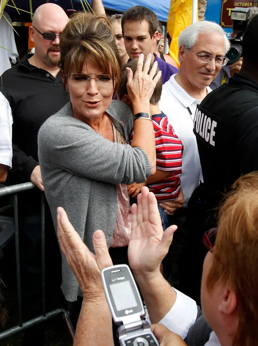 Tea-Party-Rally-AZRF101-jpg3654763121341116217