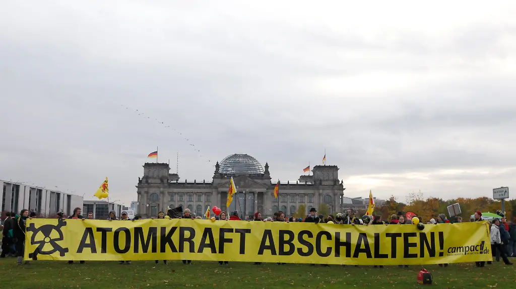 2010-10-28T090529Z-01-TPE06-RTRMDNP-3-GERMANY-JPG3441376425246194267