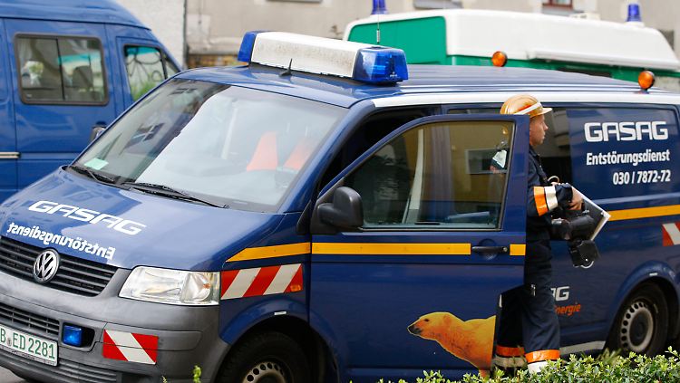 Techniker hatten die Gasanlage in der Wohnung überprüft und dabei die Zeitungen entdeckt.
