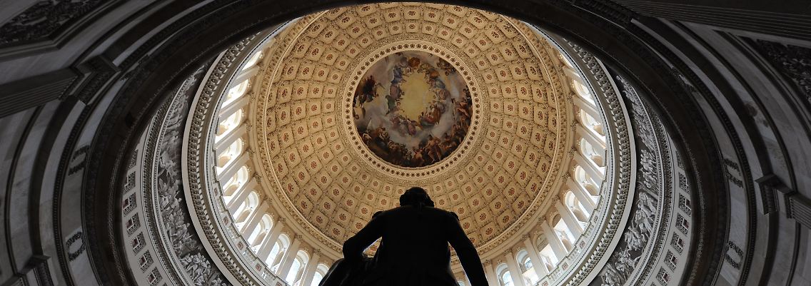Die USA vor der Zahlungsunfähigkeit: Welche dunkle Macht zieht da die Fäden? Für die deutsche Wirtschaft ist das "Geschacher" einfach nur "kindisch".
