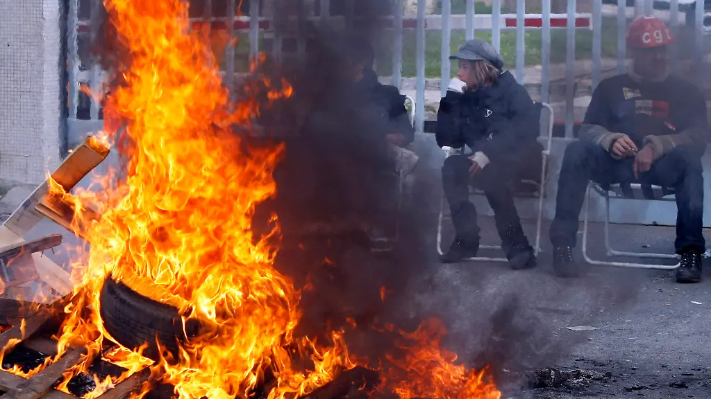 France-Retirements-Strikes-XFM102-jpg2614970818049068884