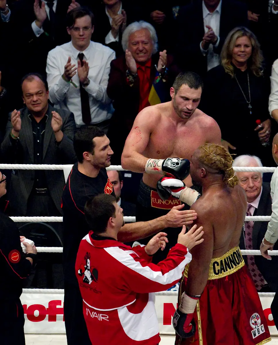 Germany-Boxing-Klitschko-Briggs-BRO110-jpg2650897310896887346