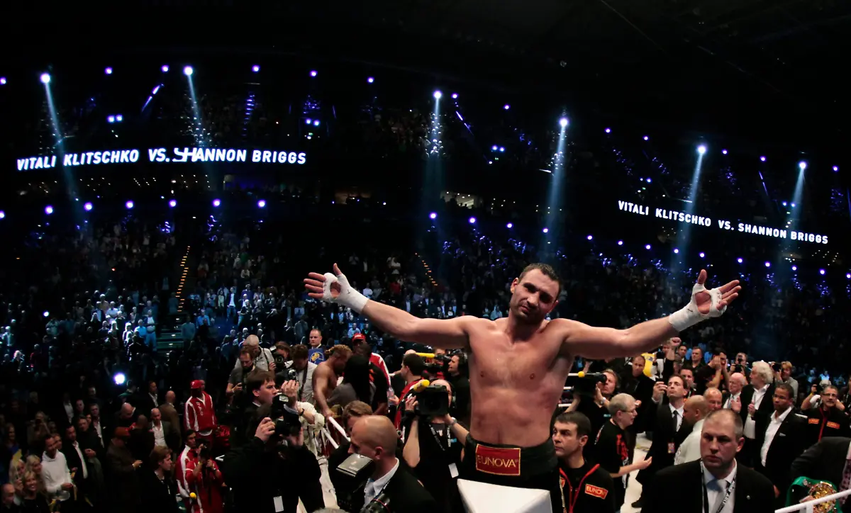 2010-10-16T230816Z-01-CHA155-RTRMDNP-3-BOXING-KLITSCHKO-JPG3348693581173177881