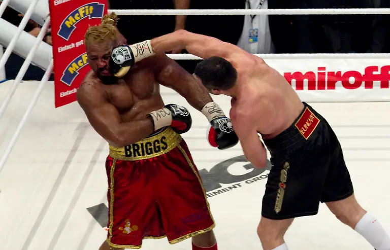 Germany-Boxing-Klitschko-Briggs-BRO109-jpg8715088439242215256