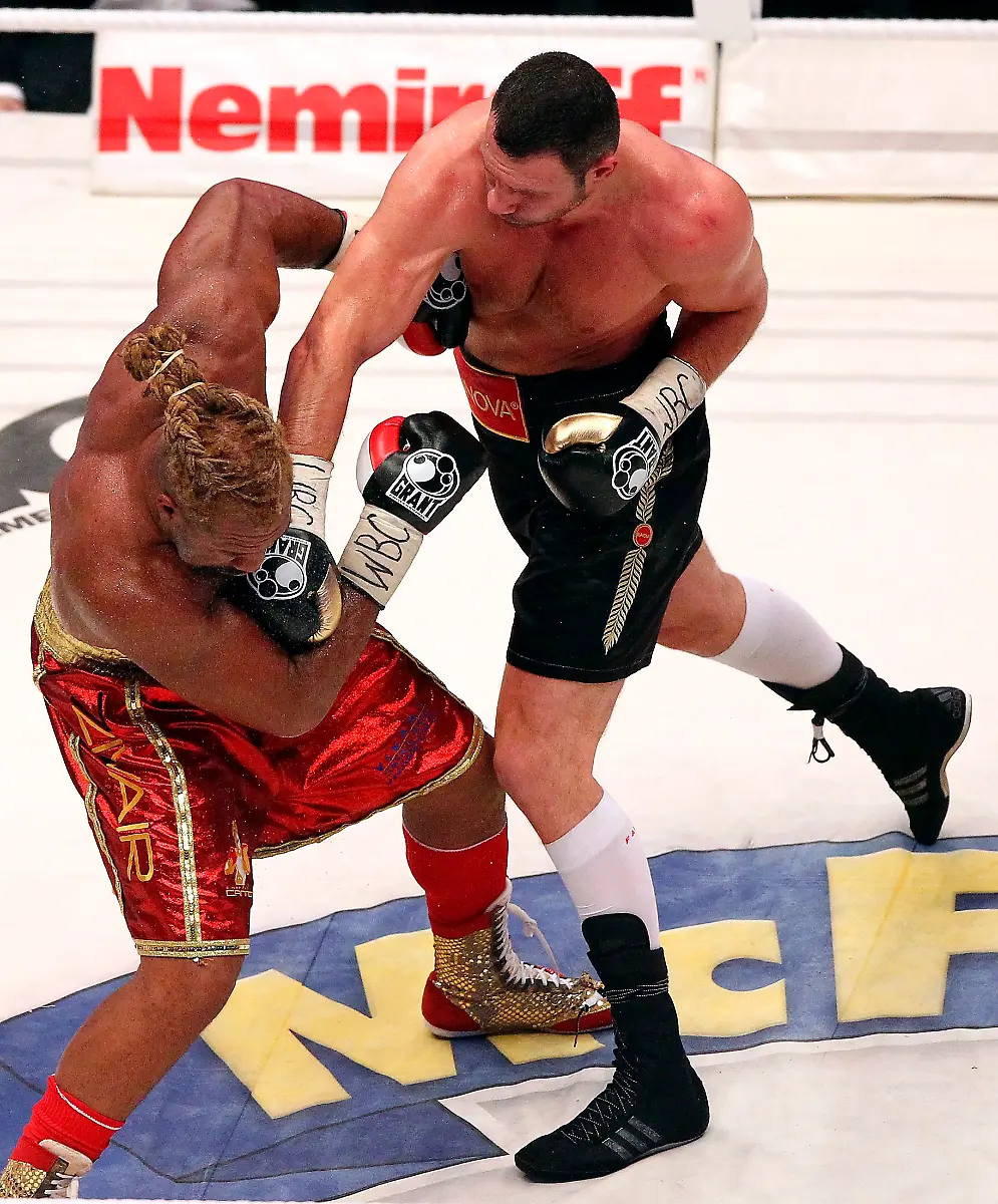 2010-10-16T232349Z-01-MMM110-RTRMDNP-3-BOXING-KLITSHKO-JPG911444319250500461