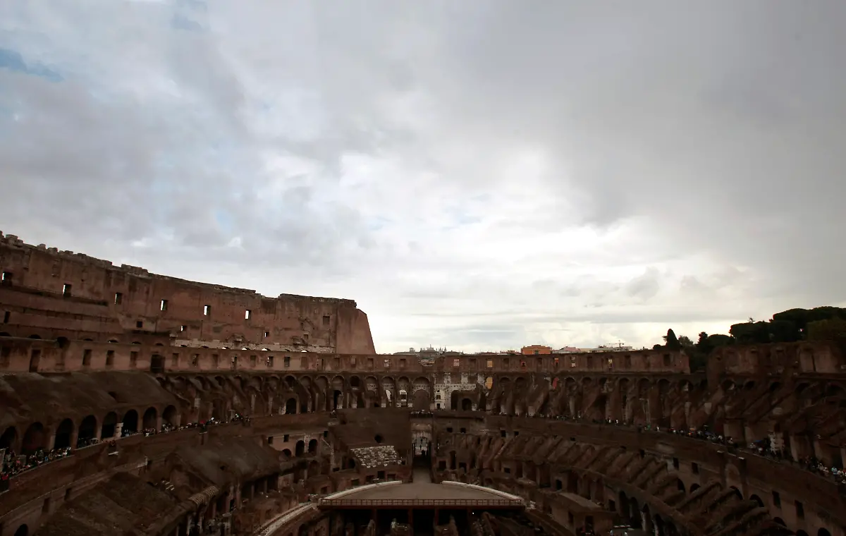 Italy-Colosseum-ROM110-jpg2334403690891003413