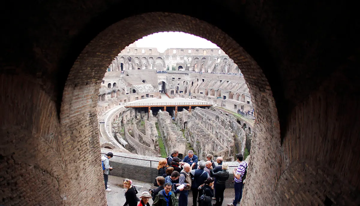 2010-10-14T162133Z-01-SRE504-RTRMDNP-3-ITALY-JPG6816878499371944500