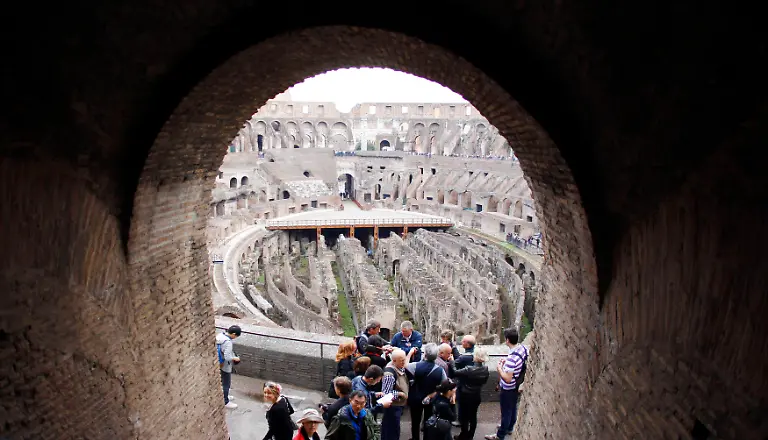 2010-10-14T162133Z-01-SRE504-RTRMDNP-3-ITALY-JPG6816878499371944500