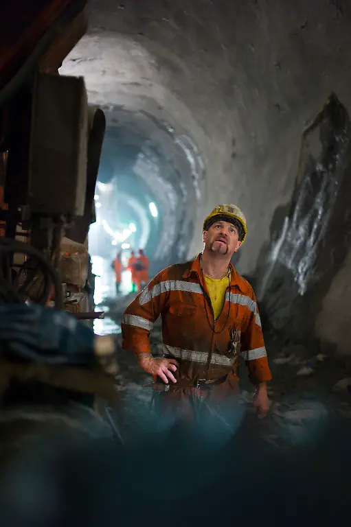 Gotthard-Caption-Ingenieur