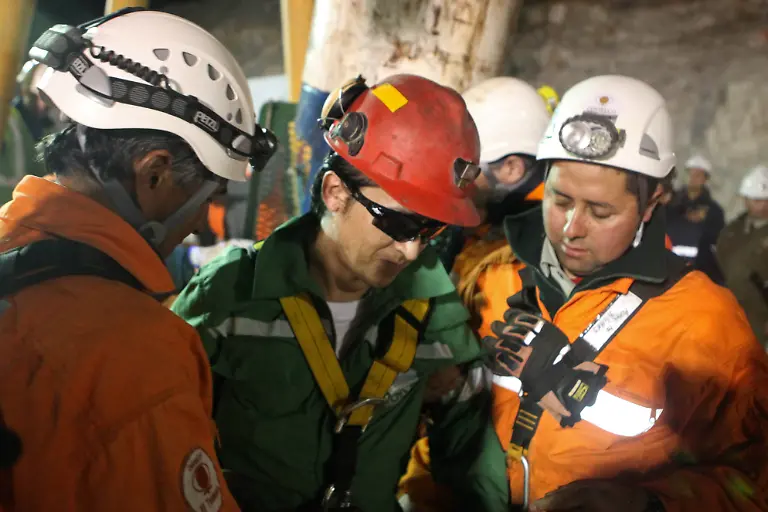 Chile-Mine-Collapse-XLAT252-jpg8596870998446535987