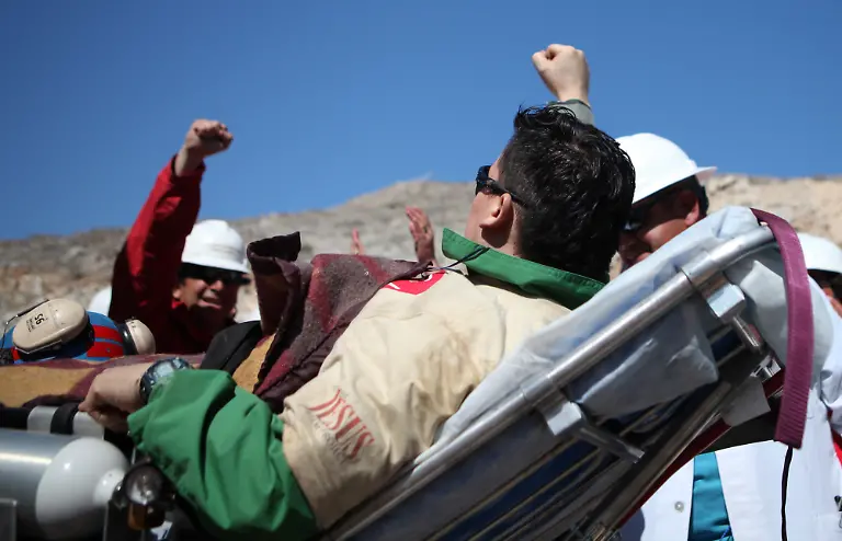 Chile-Mine-Collapse-XLAT193-jpg2200199647298419124