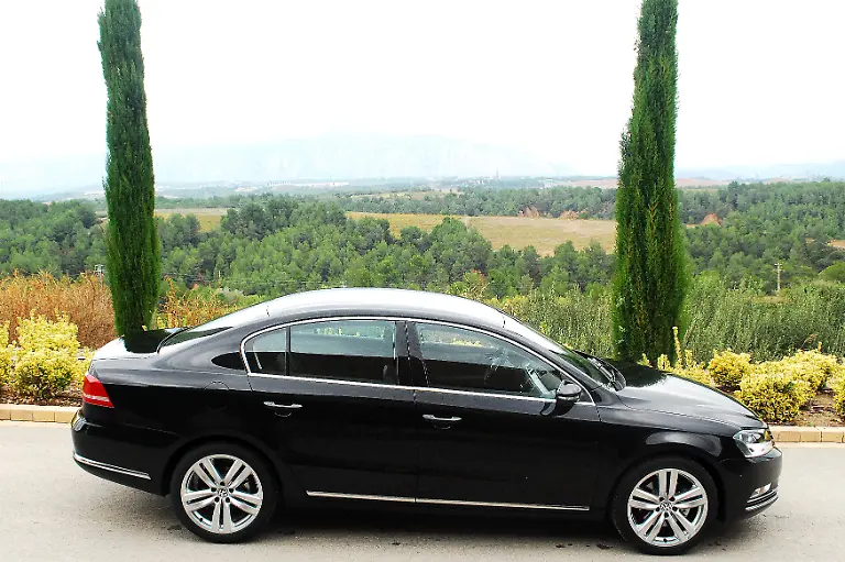 VW-Passat-12-10-2010-14-24-27