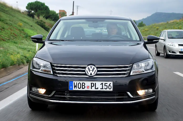 VW-Passat-12-10-2010-12-18-40