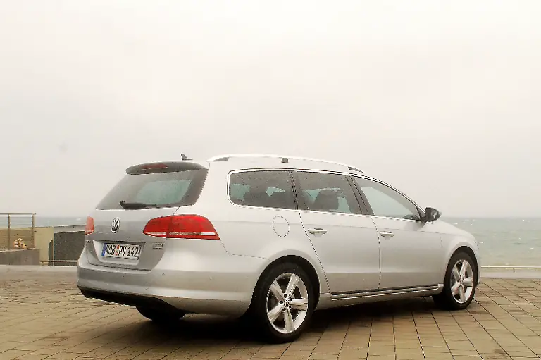 VW-Passat-12-10-2010-11-18-29