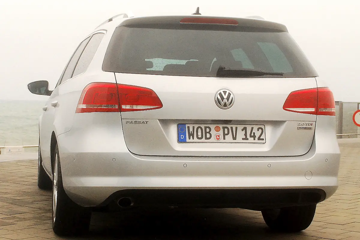 VW-Passat-12-10-2010-11-18-07