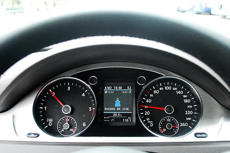 VW-Passat-12-10-2010-16-02-50