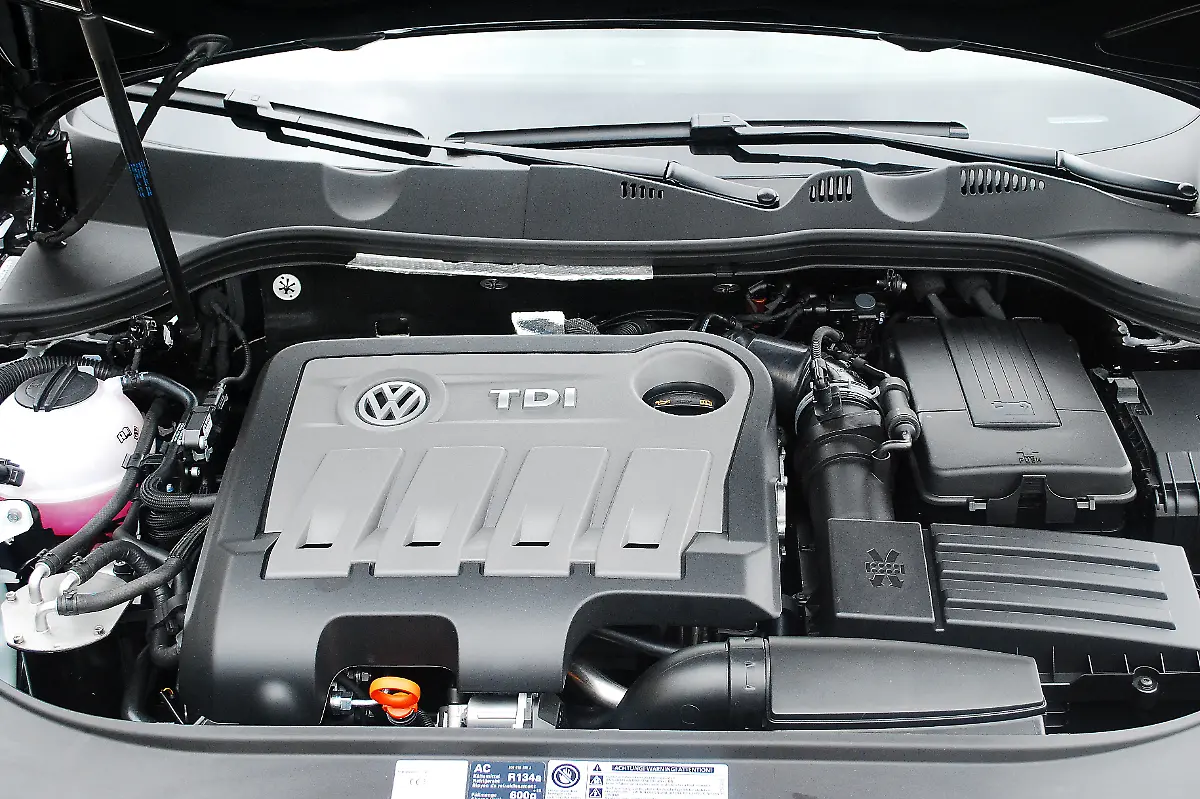 VW-Passat-12-10-2010-14-28-17