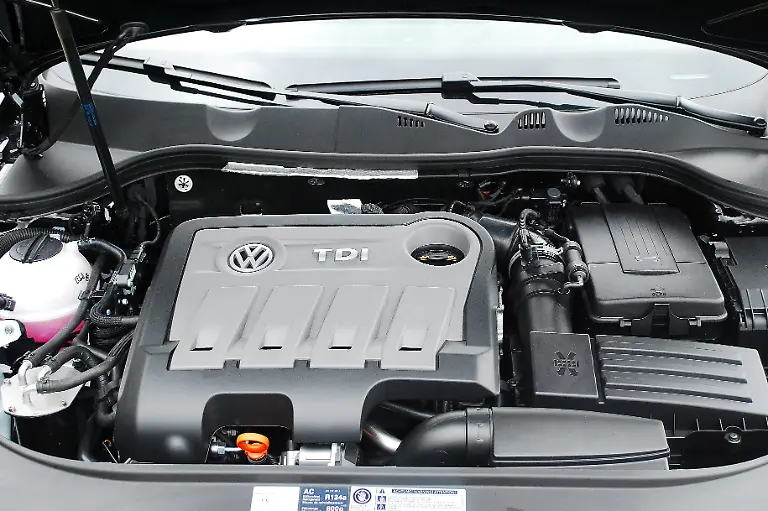 VW-Passat-12-10-2010-14-28-17
