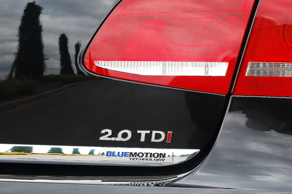 VW-Passat-12-10-2010-14-27-45