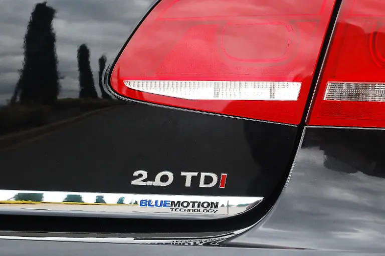 VW-Passat-12-10-2010-14-27-45